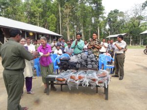 Presenting helpful gear to mahouts